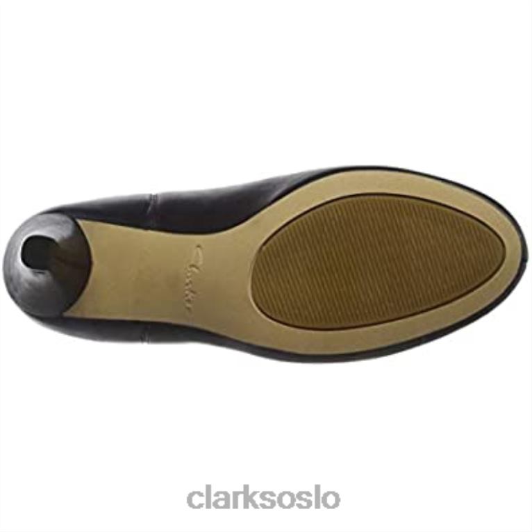 Clarks black clarks dalia bella pumps med lukket ta for kvinner kvinner HL8261387 svart HL8261387 Clarks Oslo Walk in Cushioned Support Clarks boots er kjent for sine elegante og uanstrengte fottoydes...