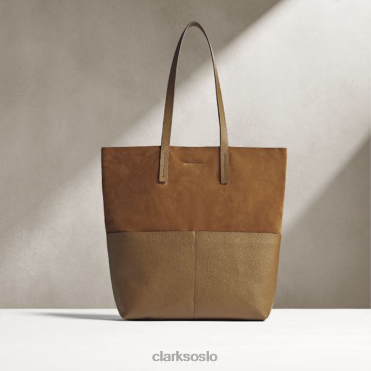 Clarks tan combi clarks hanley dusk tan combi tilbehor HL8265368 brun kombi HL8265368 Clarks Oslo Walk in Cushioned Support Clarks boots er kjent for sine elegante og uanstrengte fottoydesign